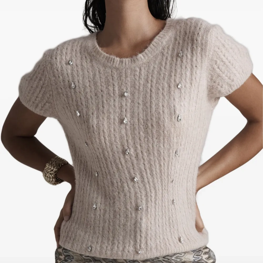 Украшенный топ с косами