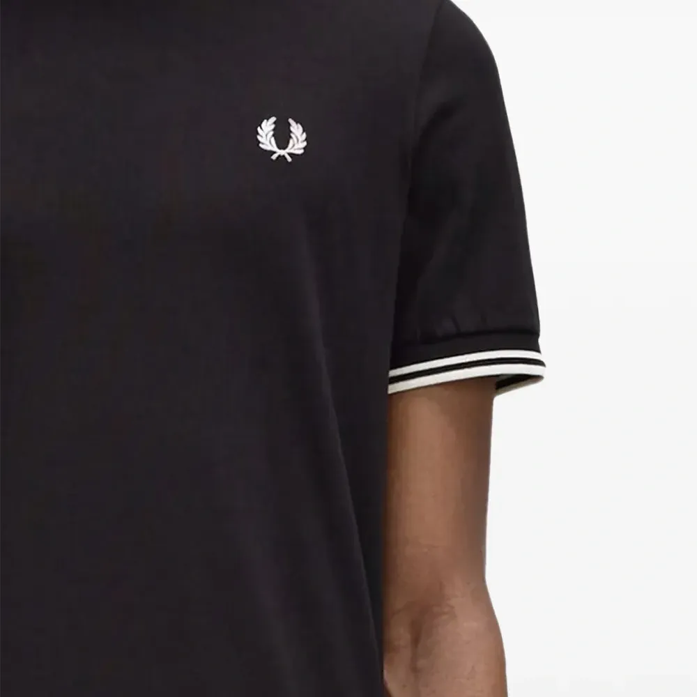 Футболка Ringer Laurel Футболка Ringer Laurel