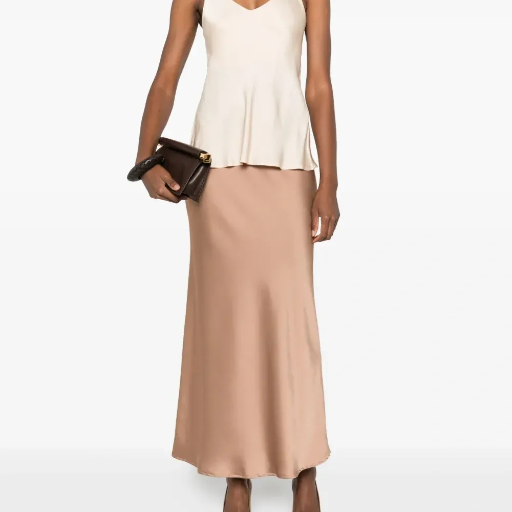 Топ с V-образным вырезом