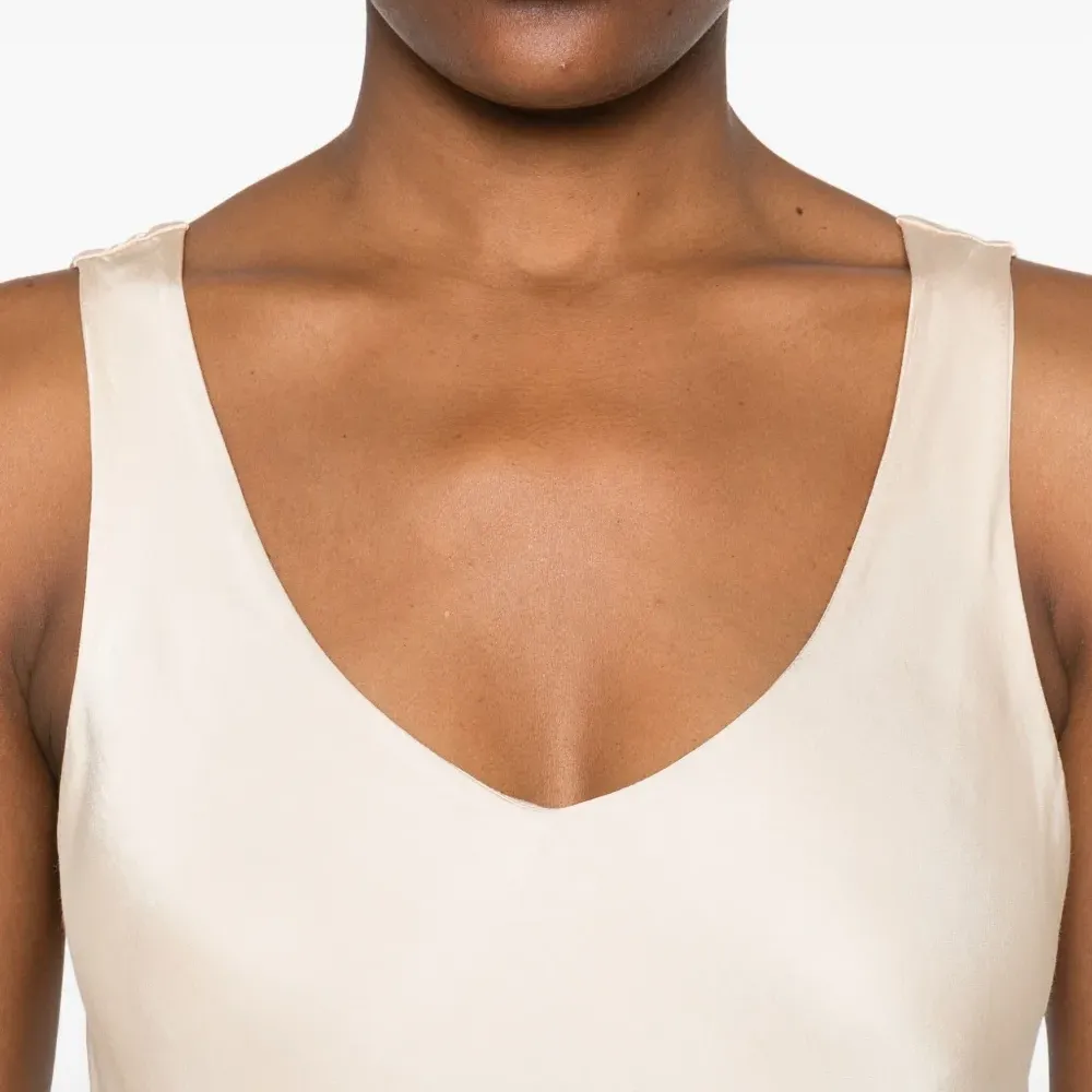 Топ с V-образным вырезом