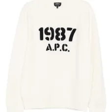 Свитер с круглым вырезом