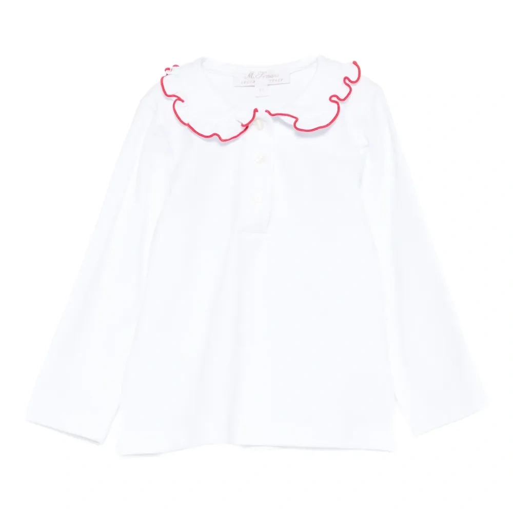 Футболка с оборками на воротнике