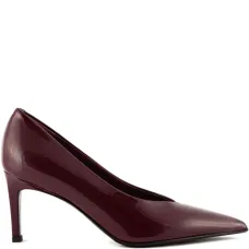 Лакированные туфли с заостренным носком