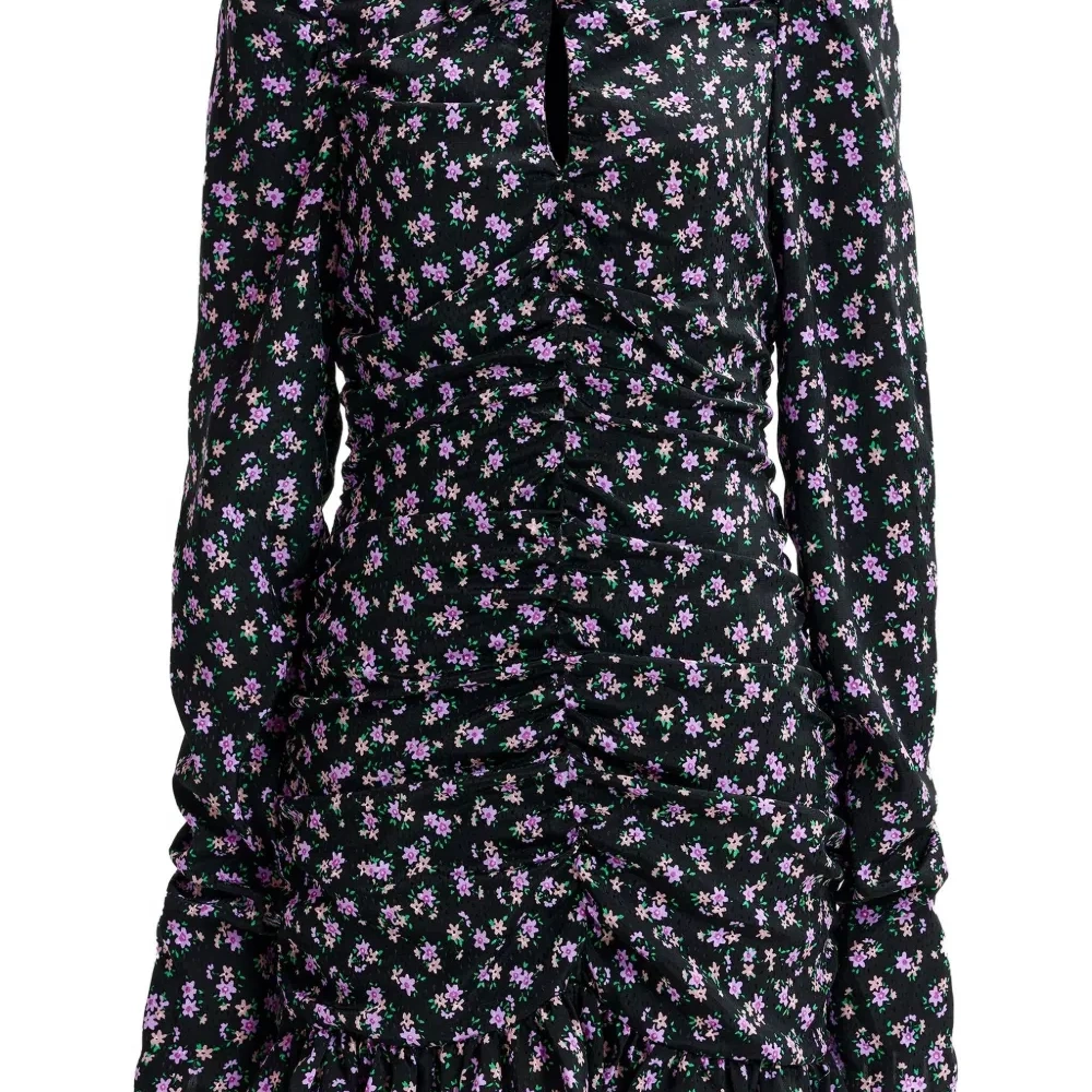 Платье мини с объемными рукавами и оборками