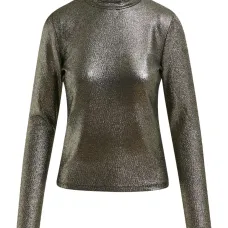 Футболка с высоким воротником