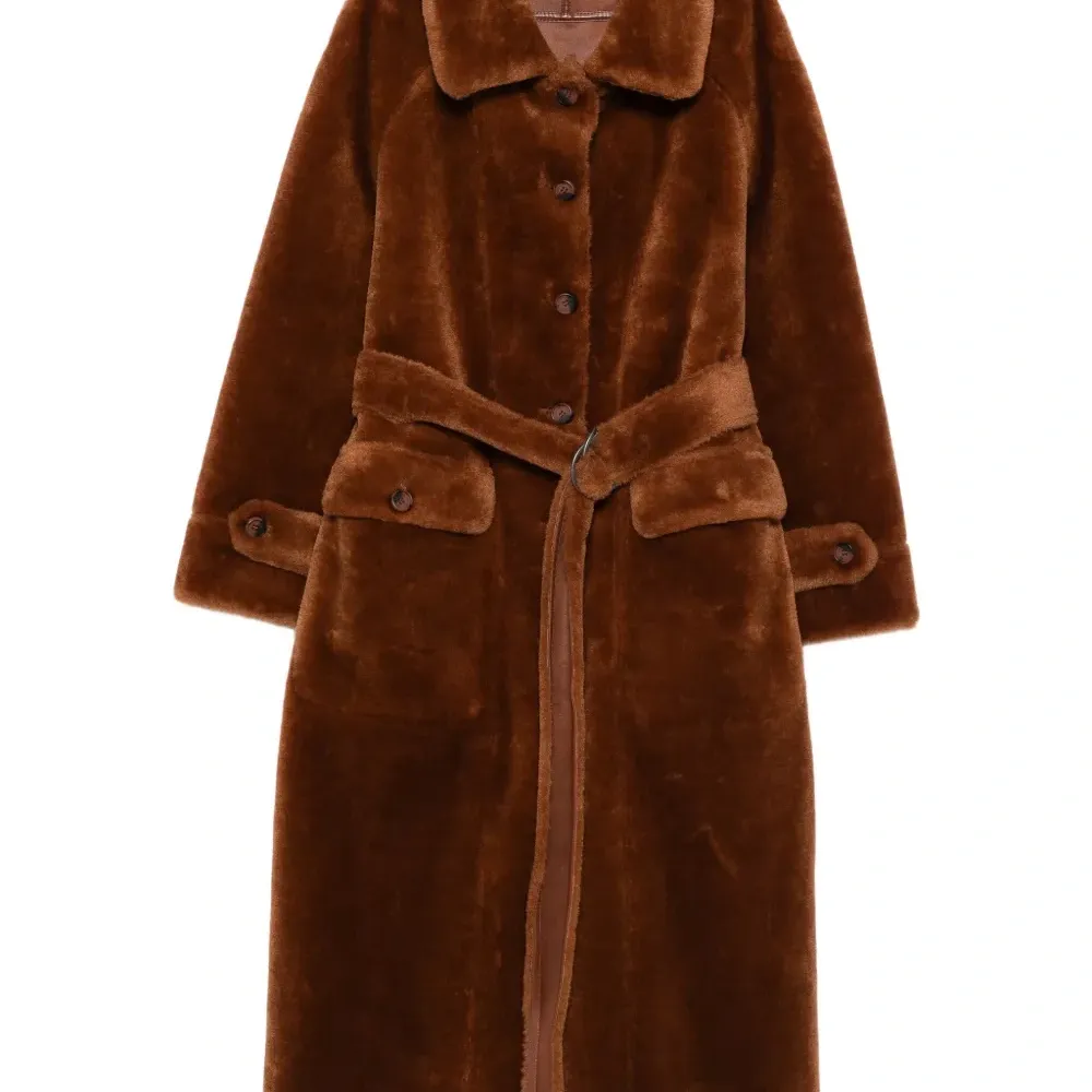 Пальто на пуговицах Пальто на пуговицах