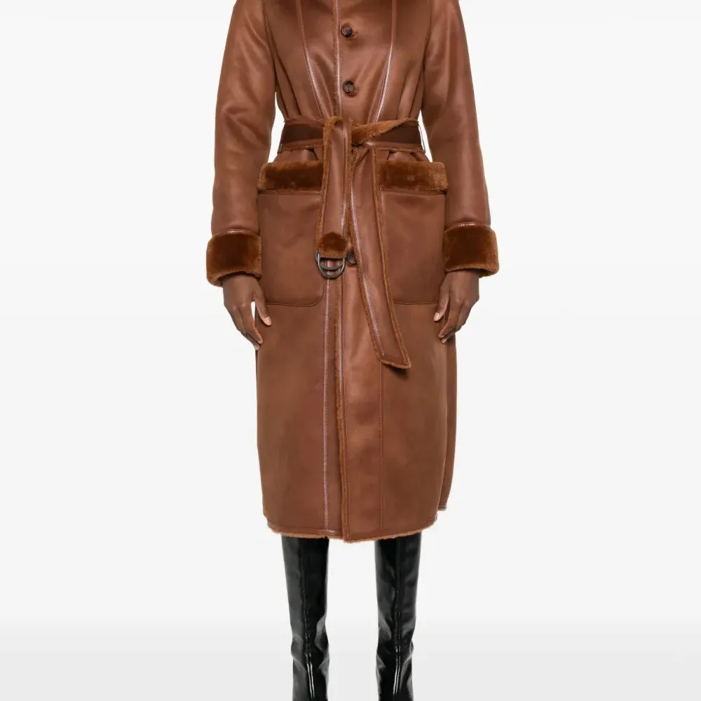 Пальто на пуговицах Пальто на пуговицах