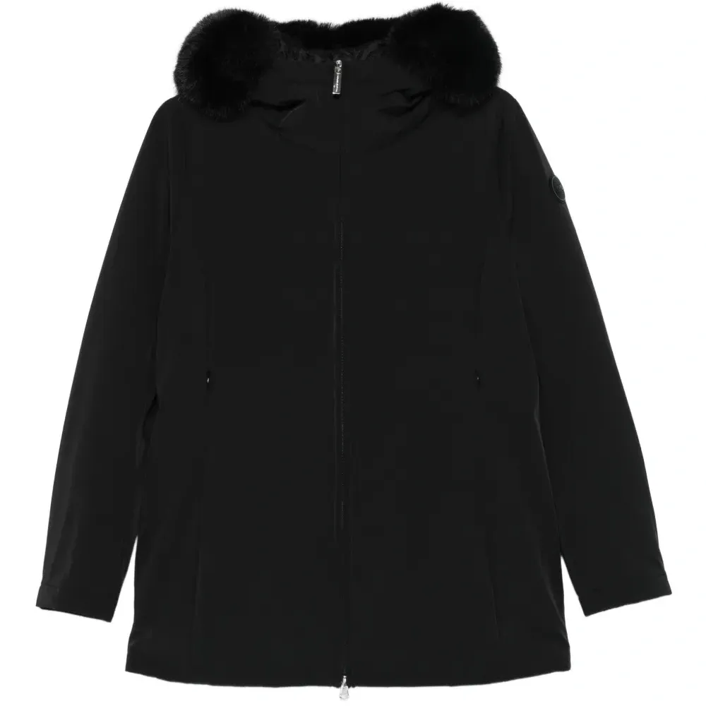 Пальто с капюшоном и искусственным мехом