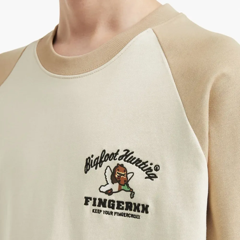 Футболка с вышивкой