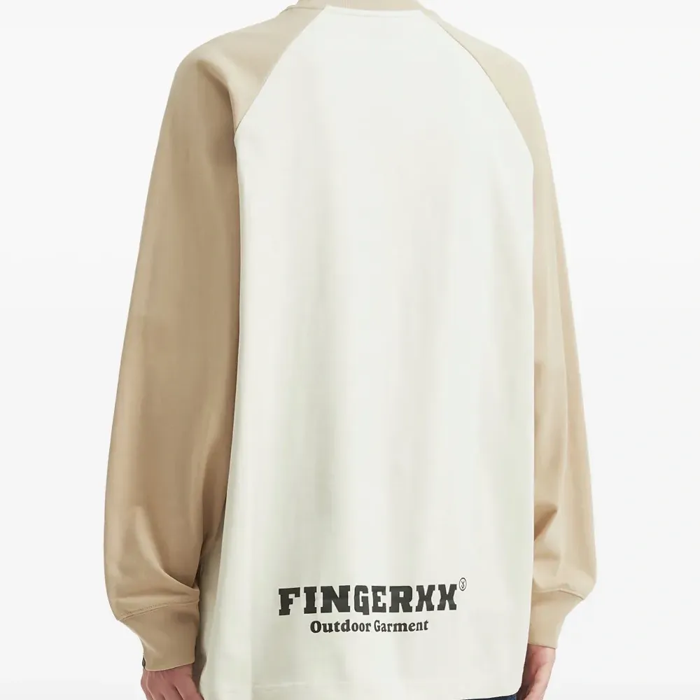 Футболка с вышивкой