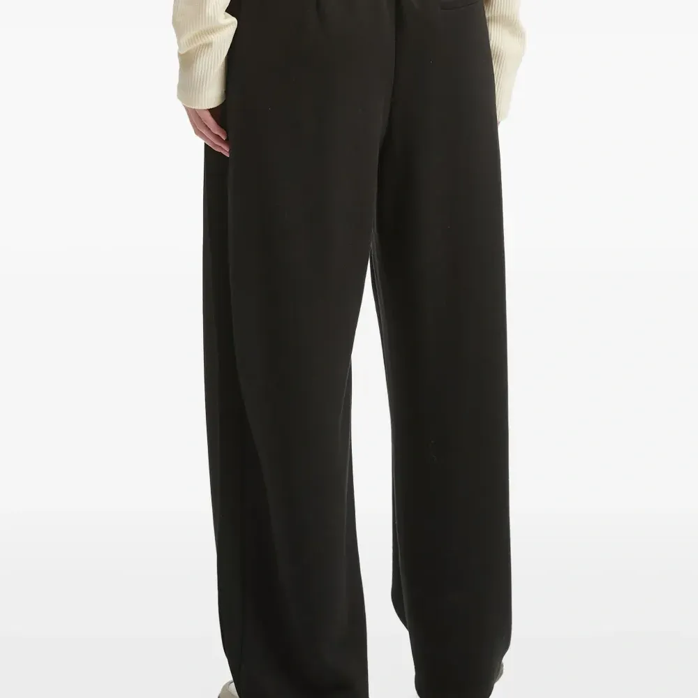 Брюки со швами