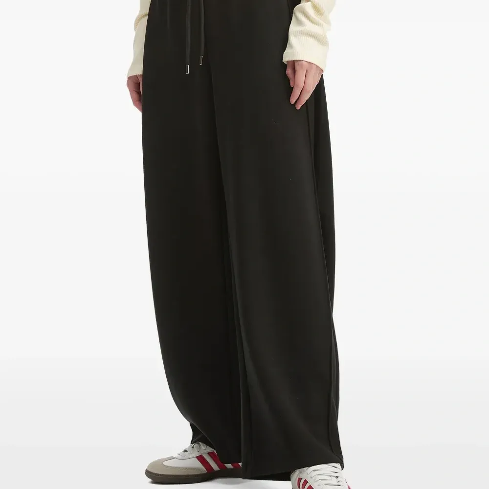 Брюки со швами