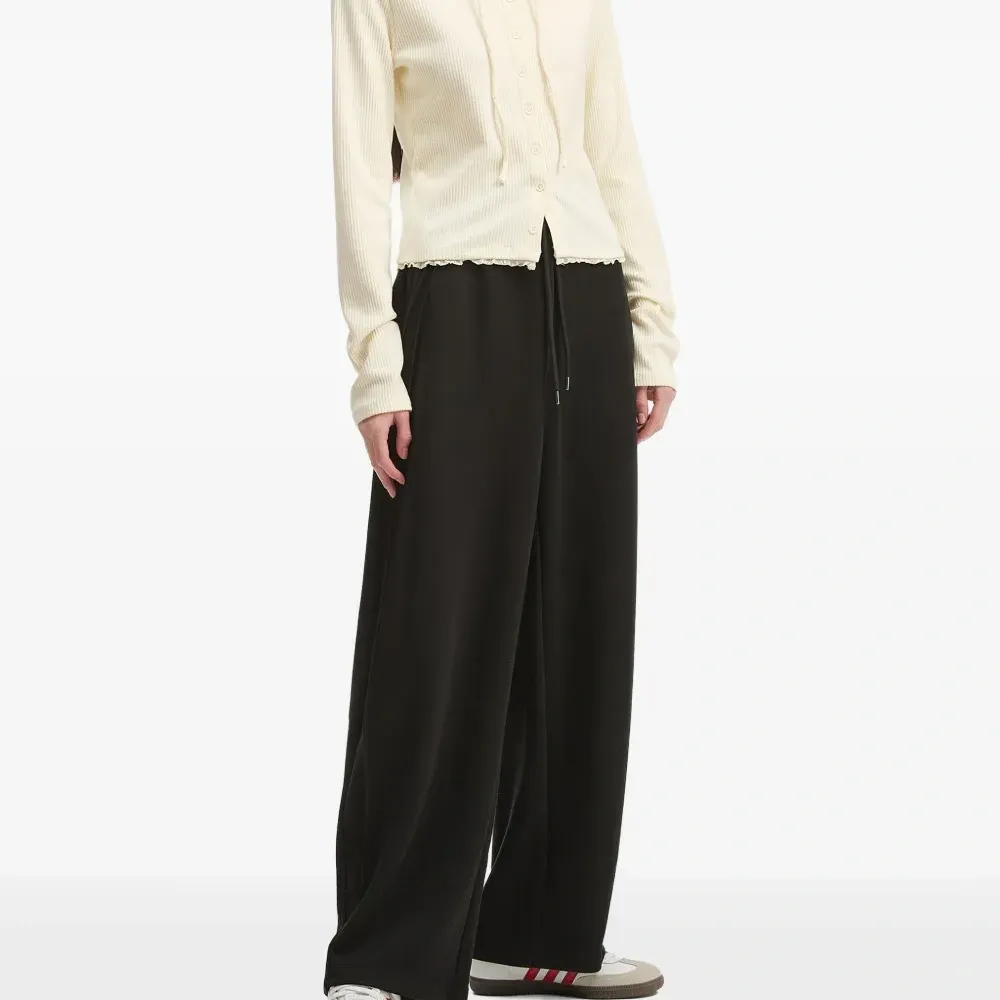 Брюки со швами