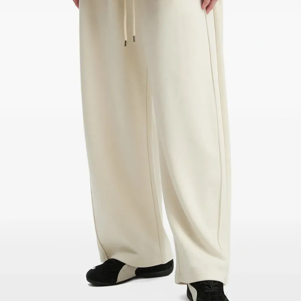 Брюки со швами