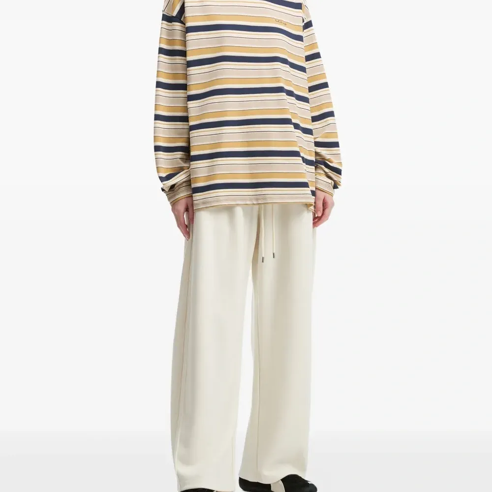 Брюки со швами