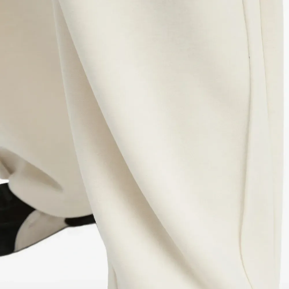 Брюки со швами