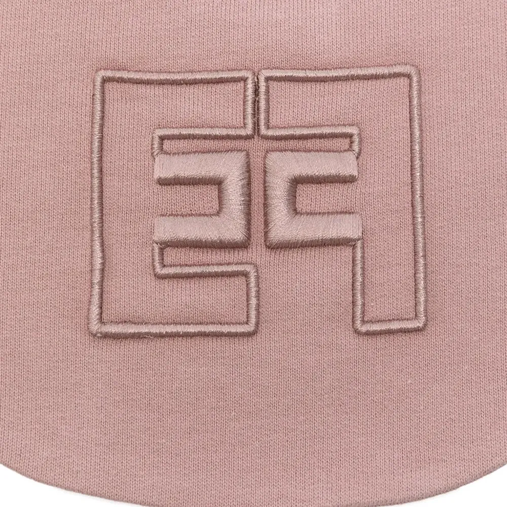 Нагрудник с вышитым логотипом