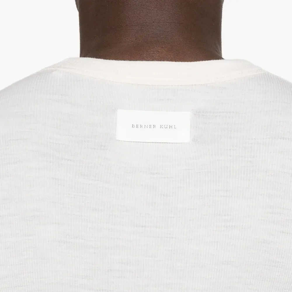 Футболка с короткими рукавами и круглым вырезом