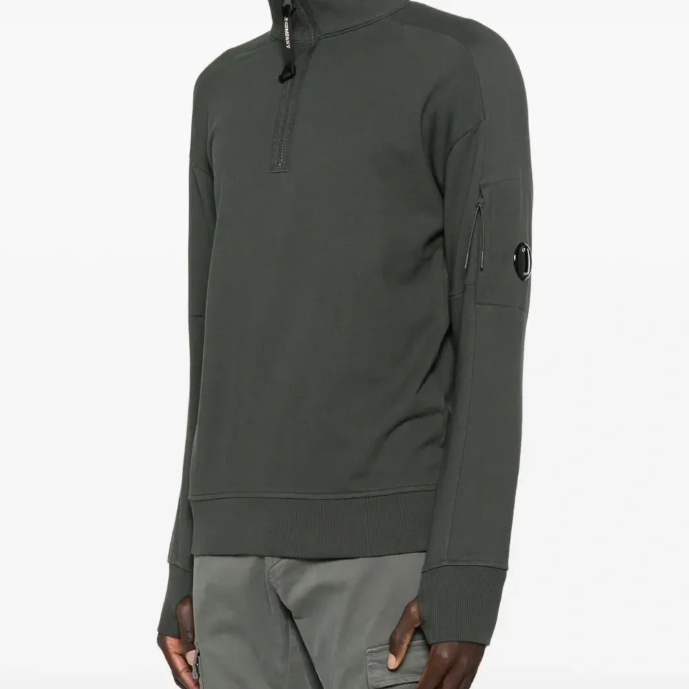 Толстовка с воротником на молнии