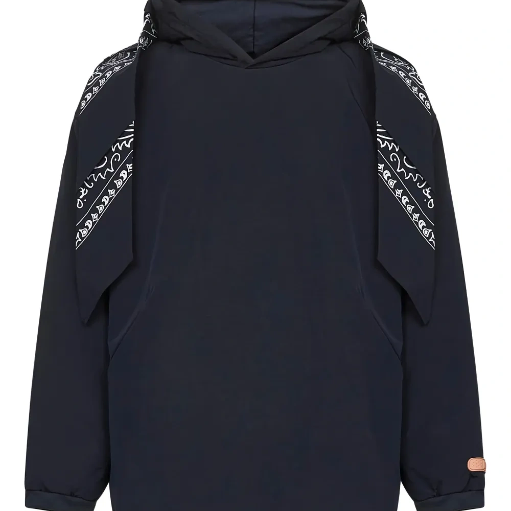 Свитер с капюшоном и принтом