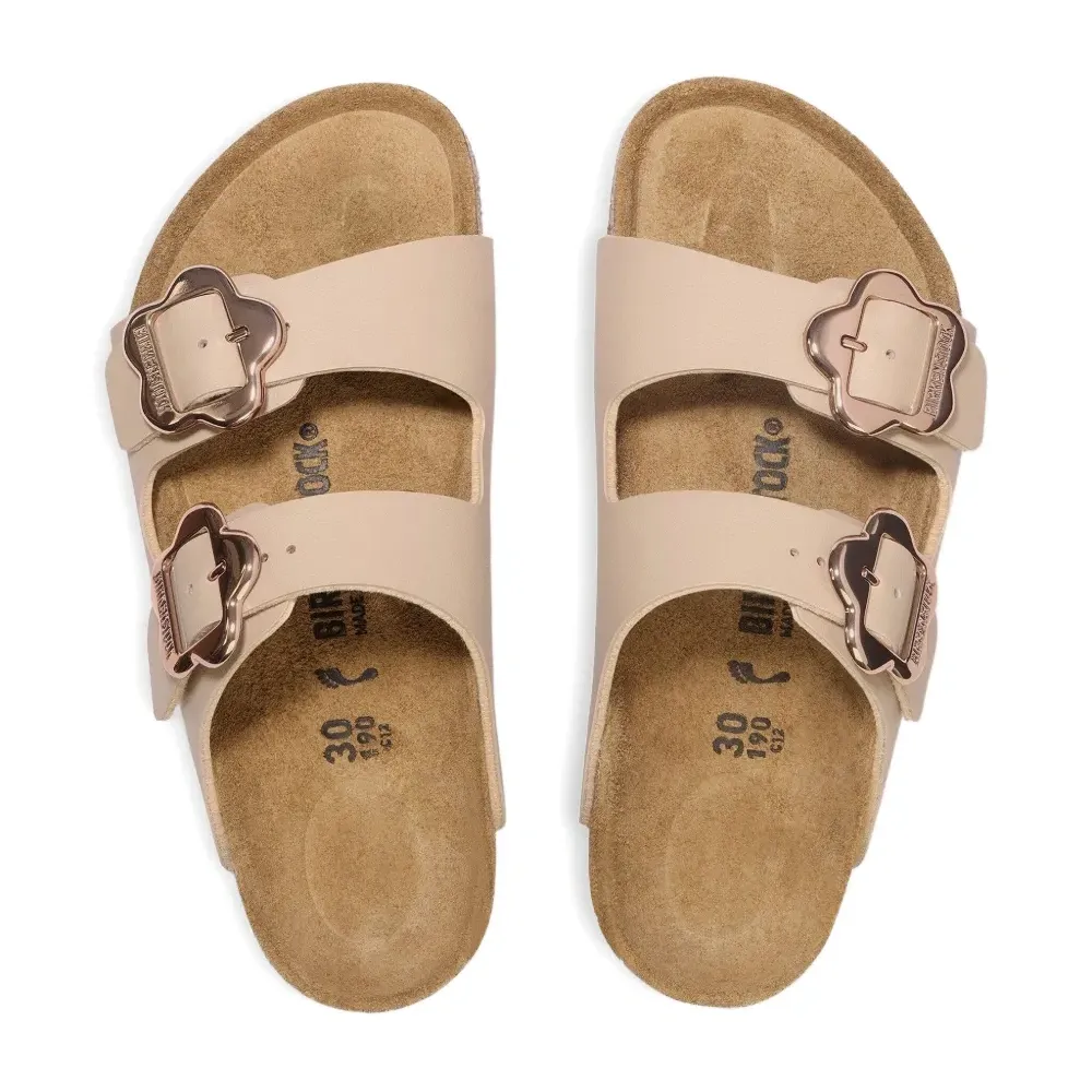 Босоножки Arizona с пряжками