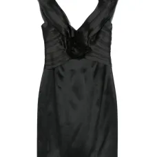 Платье с цветочной отделкой