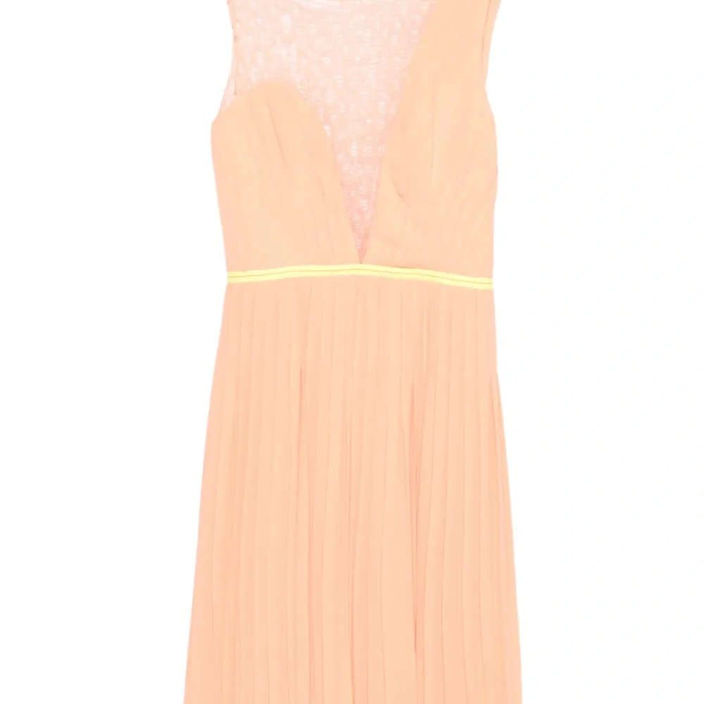 Платье мини с кружевной вставкой