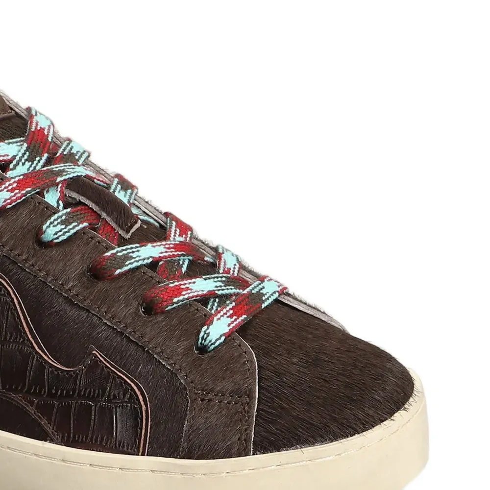 Декорированные кроссовки