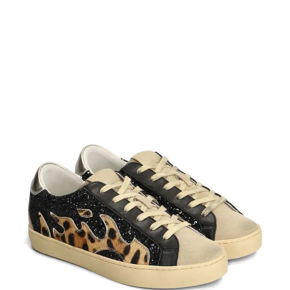Кроссовки с леопардовым принтом и блестками Кроссовки с леопардовым принтом и блестками