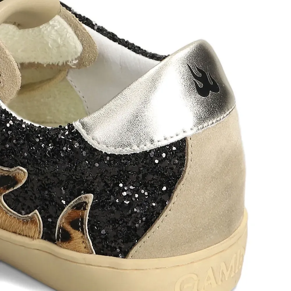 Кроссовки с леопардовым принтом и блестками Кроссовки с леопардовым принтом и блестками