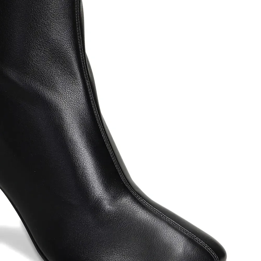 Ботильоны на каблуке Ботильоны на каблуке