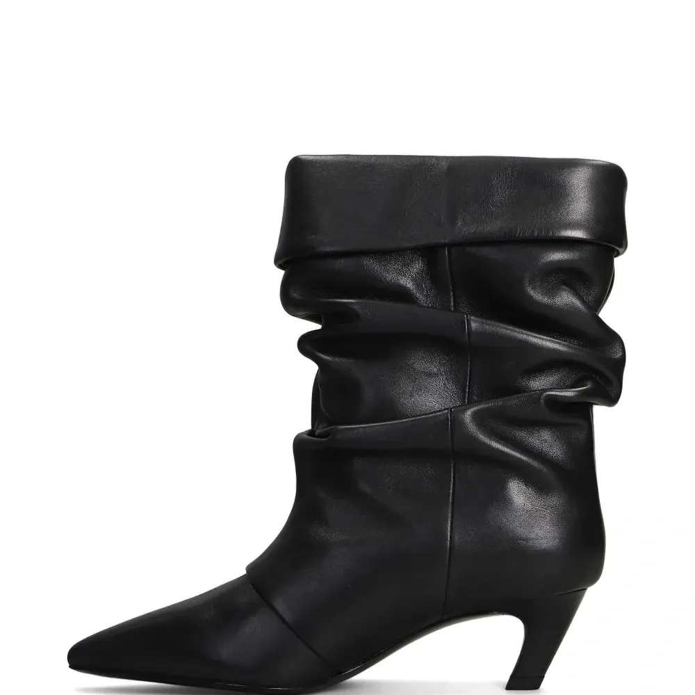 Кожаные ботинки