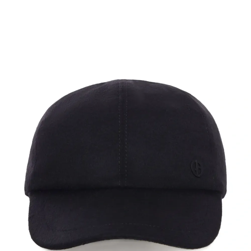 Бейсболка с логотипом