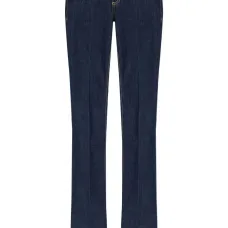 Джинсы с заниженной талией и расклешёнными штанинами Джинсы с заниженной талией и расклешёнными штанинами