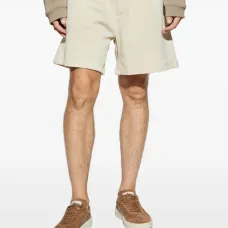 Спортивные шорты с вышитым логотипом