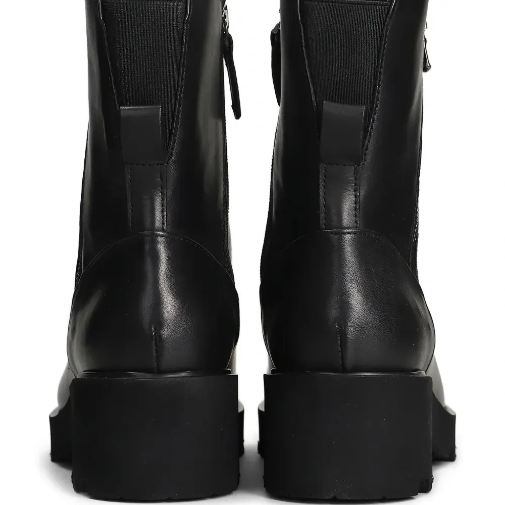 Ботинки на молнии