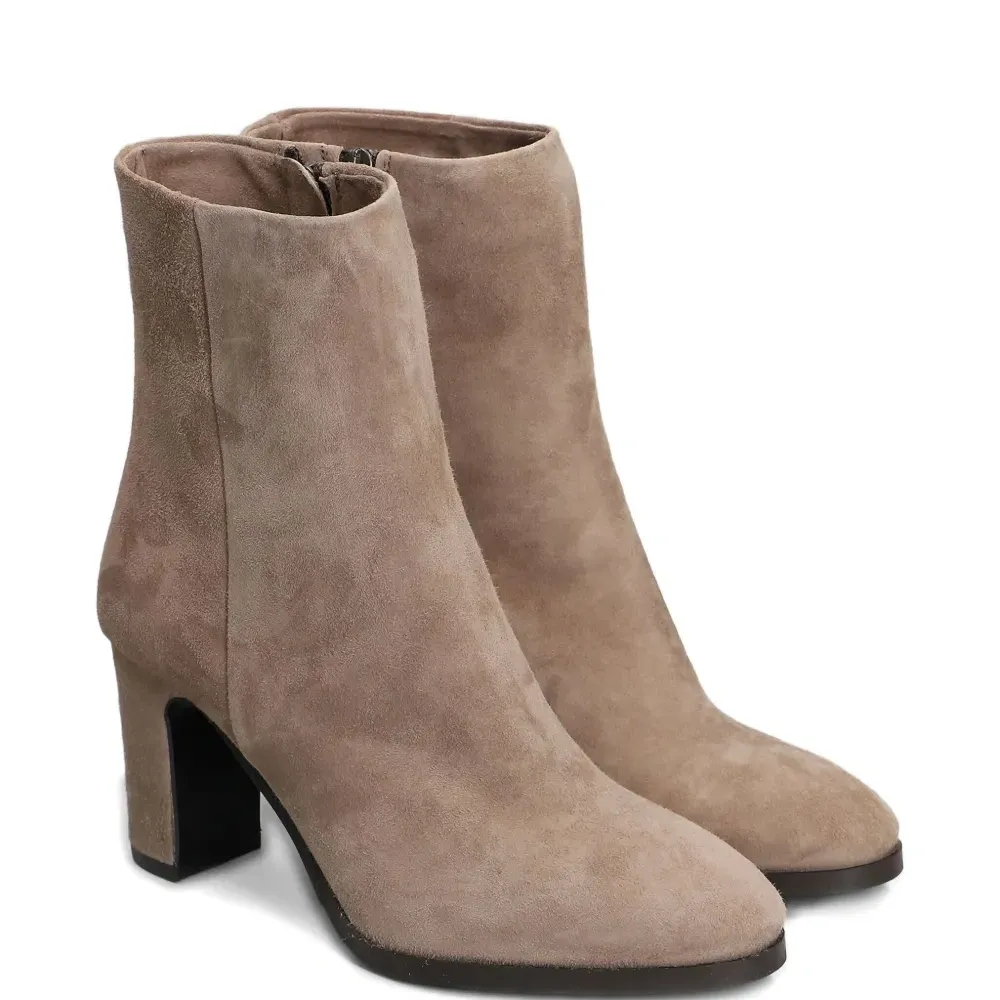 Ботильоны на блочном каблуке Ботильоны на блочном каблуке