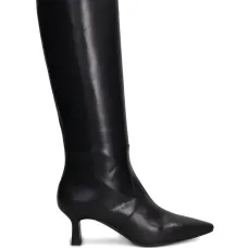 Сапоги с заостренным носком