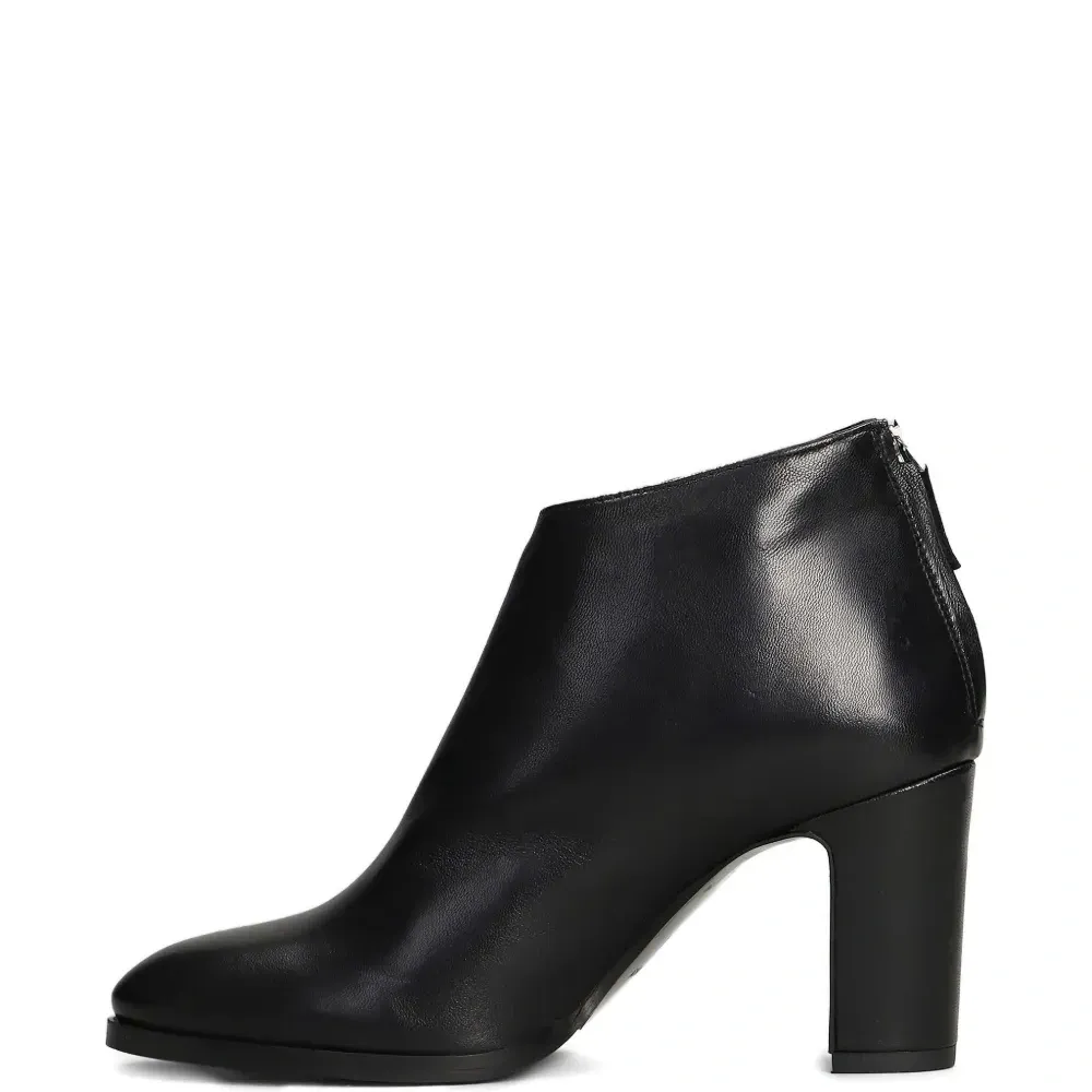 Ботильоны на блочном каблуке Ботильоны на блочном каблуке