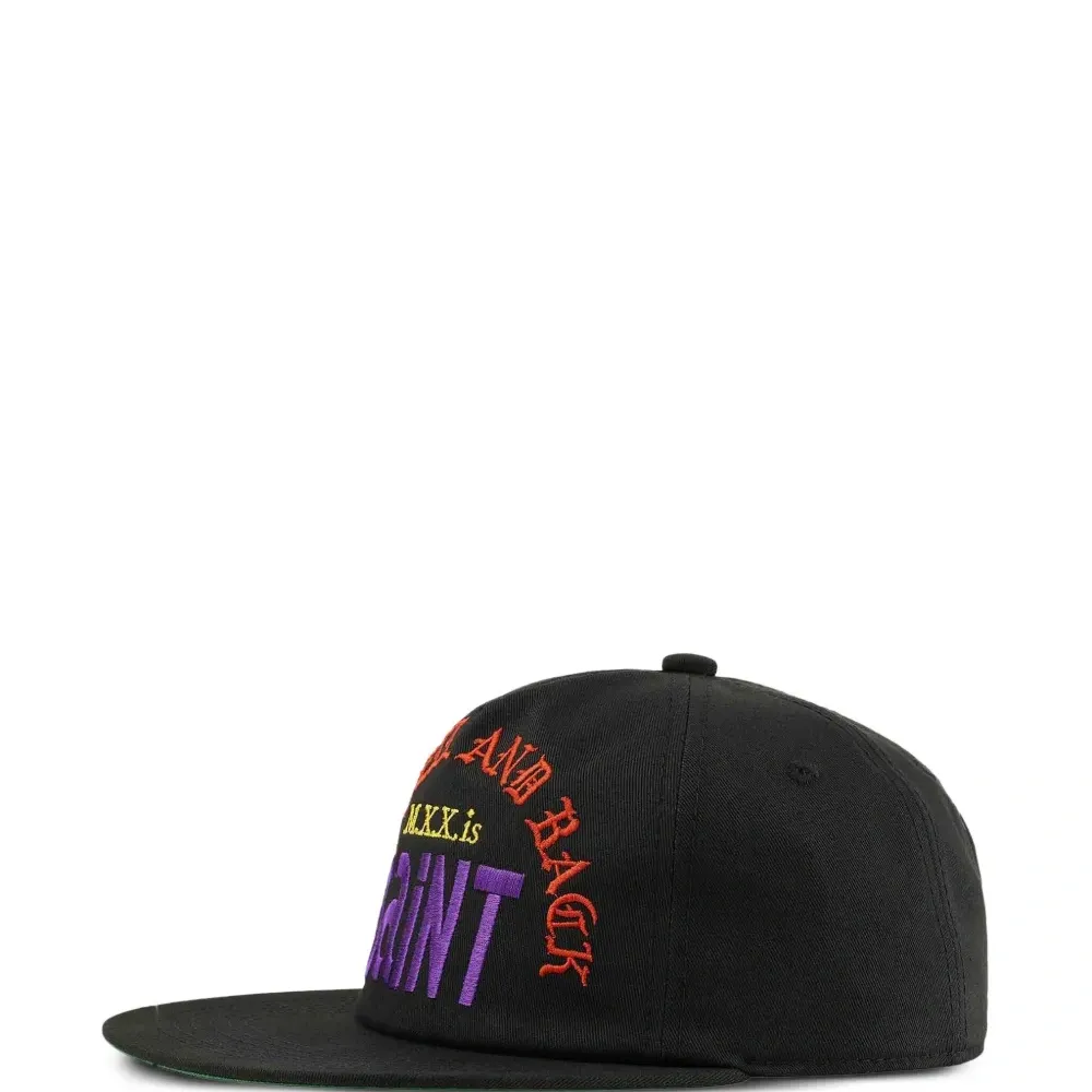 Бейсбольная кепка