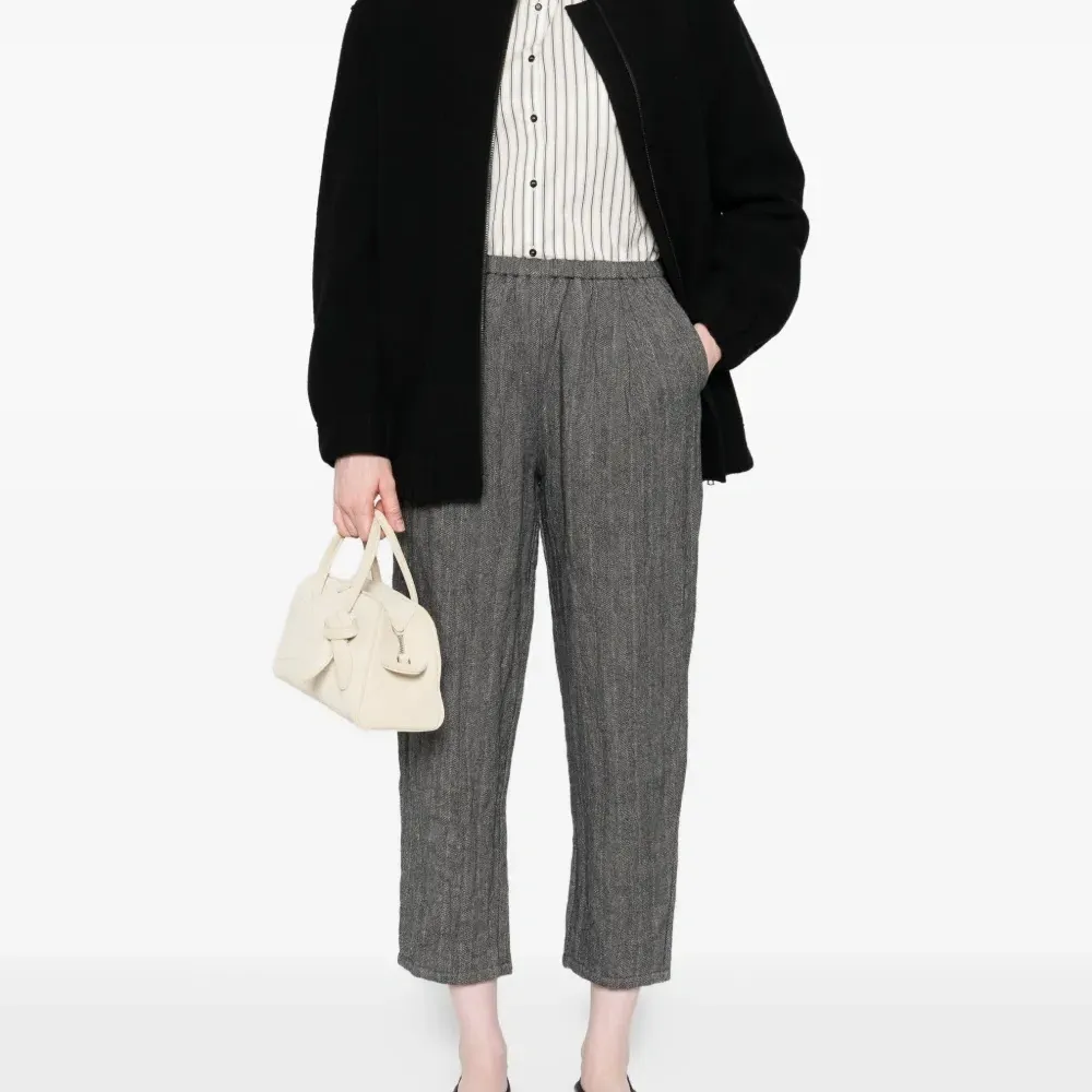 Куртка на молнии с объемными рукавами