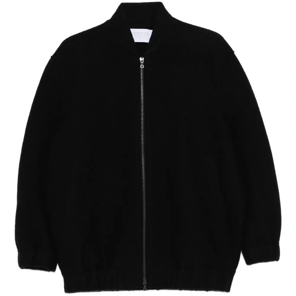 Куртка на молнии с объемными рукавами