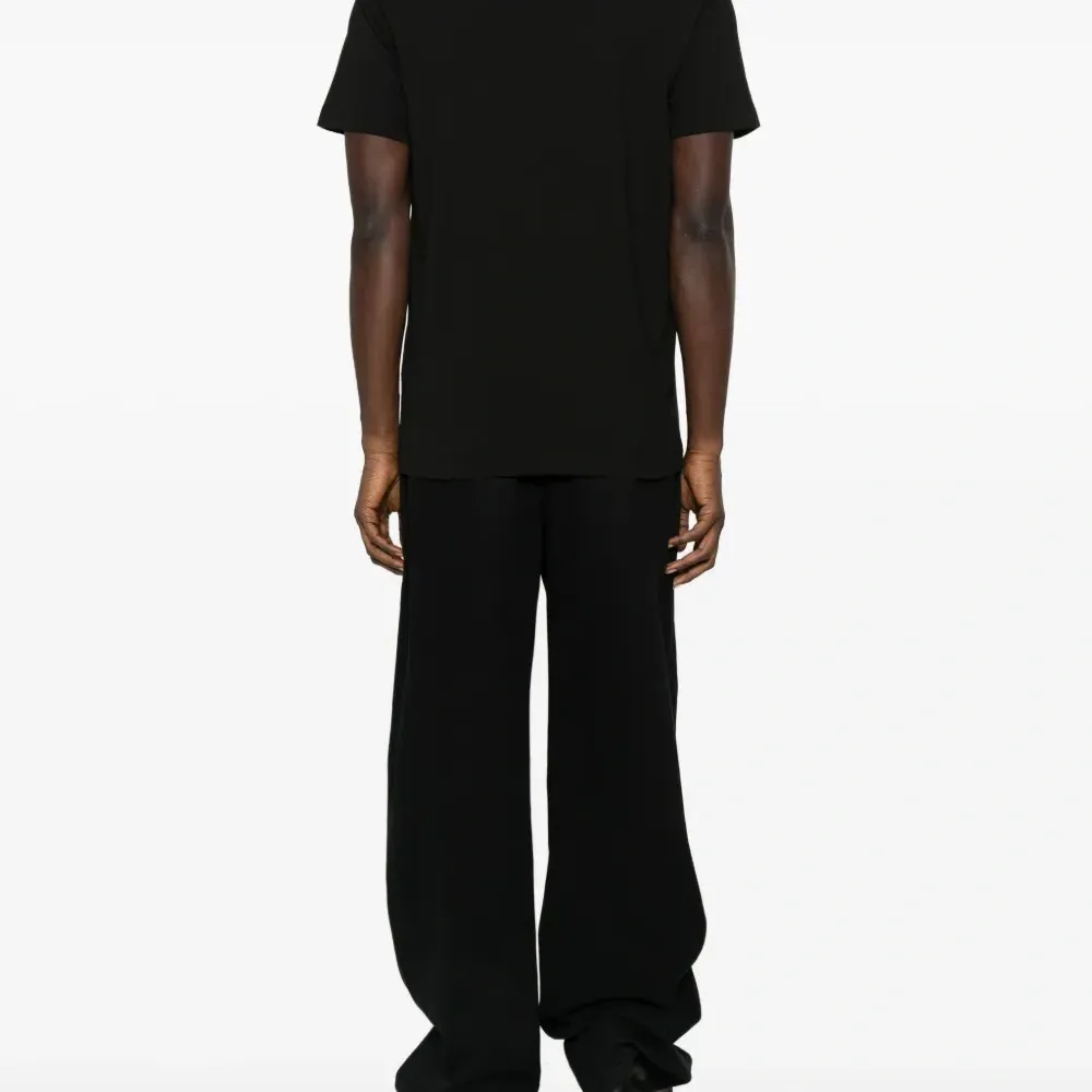 Футболка с короткими рукавами и полосатой отделкой