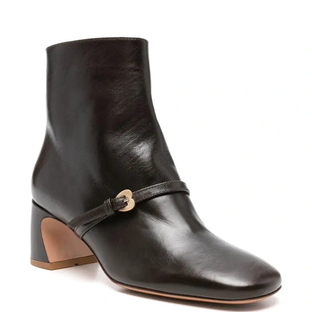 Ботинки с пряжками