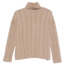 Свитер фактурной вязки с высоким воротником