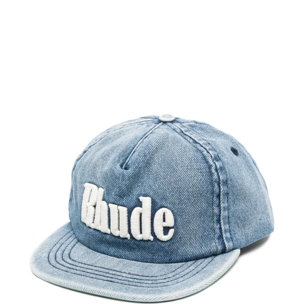 Джинсовая кепка с вышитым логотипом