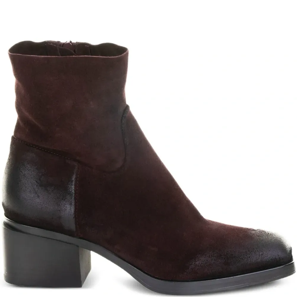 Ботинки на блочном каблуке