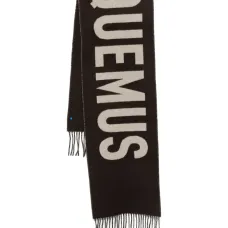 Шарф с жаккардовым логотипом и бахромой
