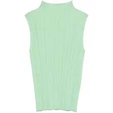 Жилет с высоким воротом и плиссировкой