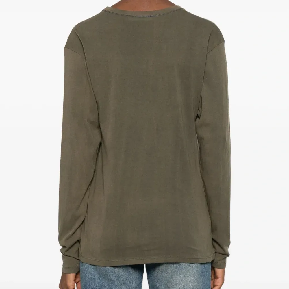 Футболка с длинными рукавами и круглым вырезом